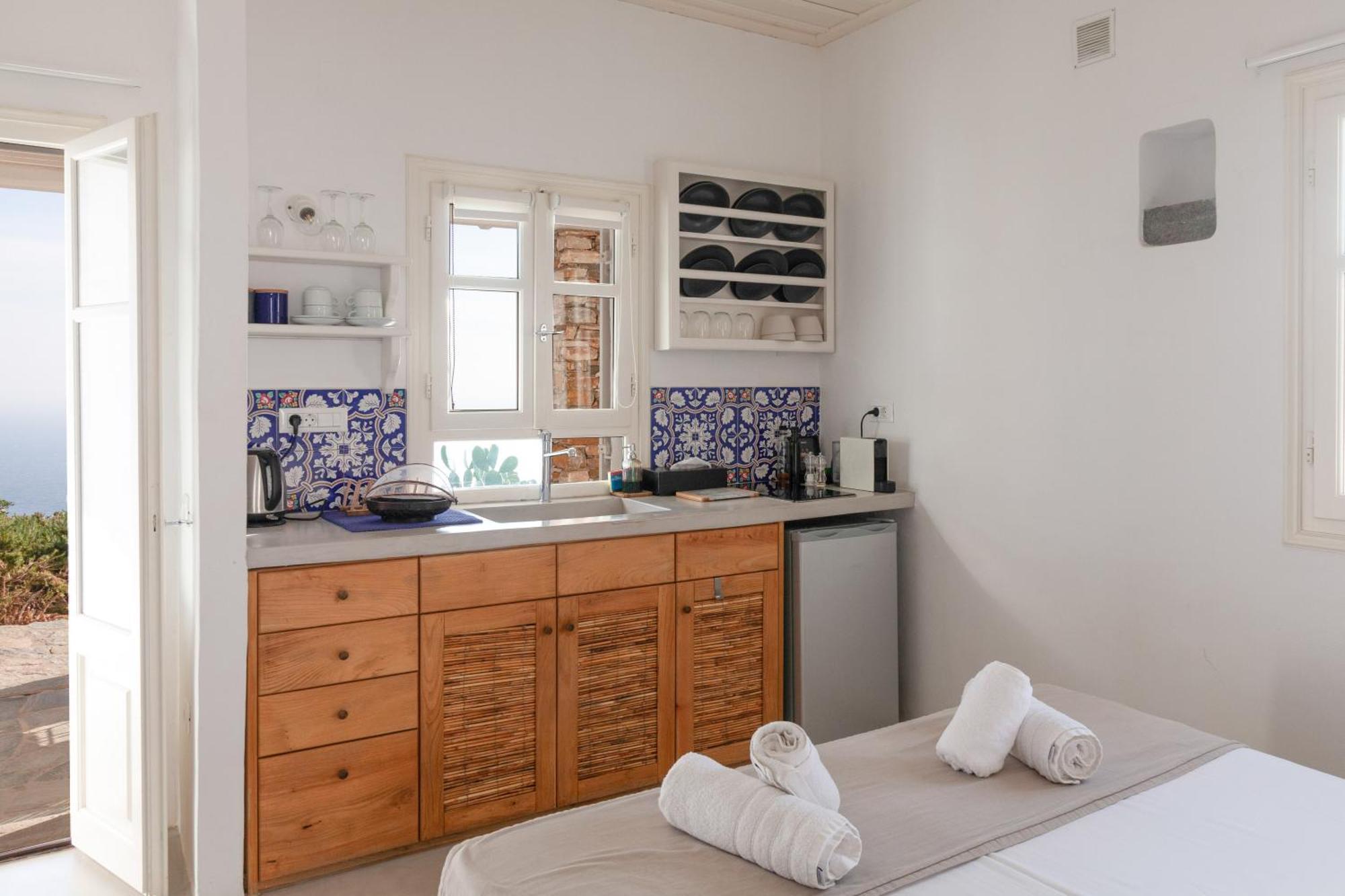 Astarte Luxury Apartments Артемон Экстерьер фото